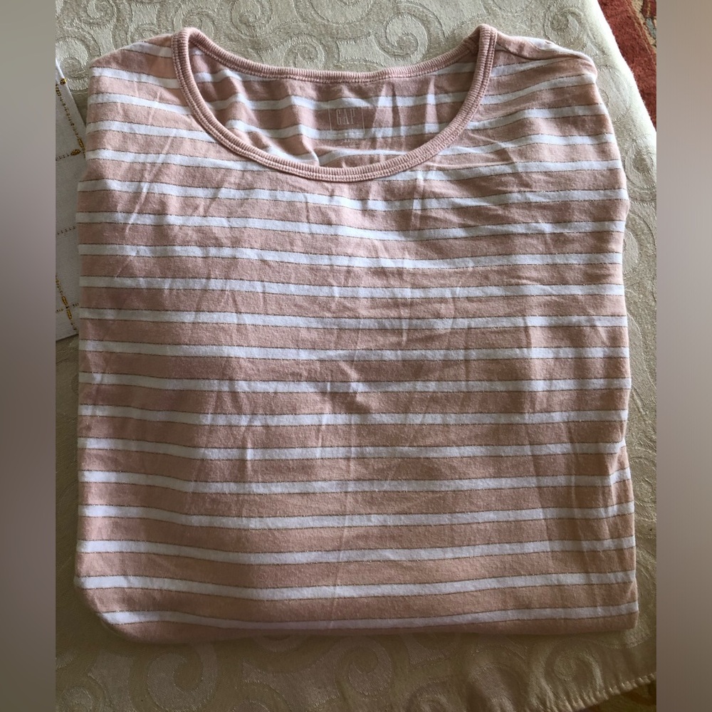 GAP LONG SLEEVE TOP